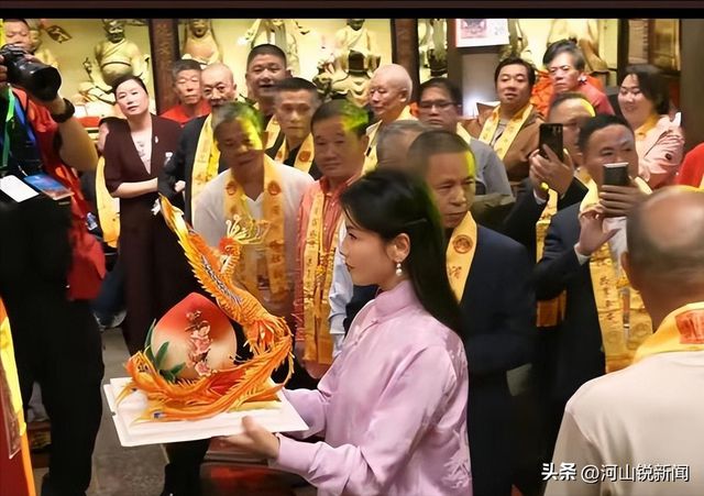 升！两杠三星护航身边数十位商界大佬AG真人娱乐刘涛一到福建咖位自动上(图8)