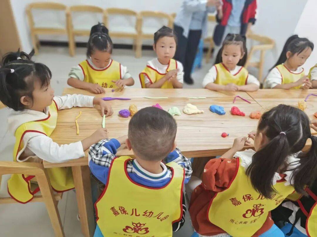 风威远萌娃玩转多彩文化！AG真人平台童心