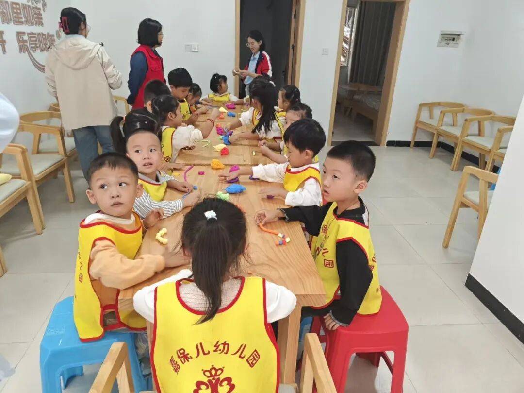 风威远萌娃玩转多彩文化！AG真人平台童心遇见民族(图7)