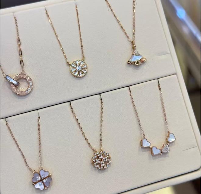 金捧火了“老铺黄金平替”AG真人国际网站1克黄(图16)