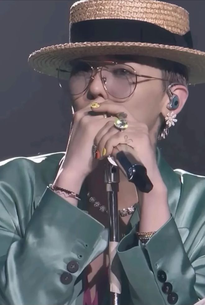 acob  Co联名雏菊耳环曝光铺货了AG真人娱乐仅需12w！权志龙 x J(图2)