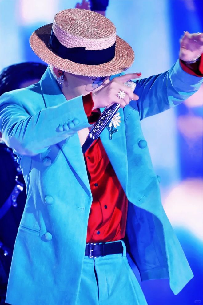 acob  Co联名雏菊耳环曝光铺货了AG真人娱乐仅需12w！权志龙 x J(图3)